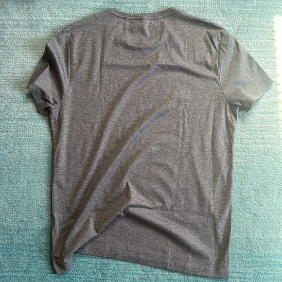 Banana Republic Luxury Touch Tee. Gray. Large. NWOT - Picture 2 of 3